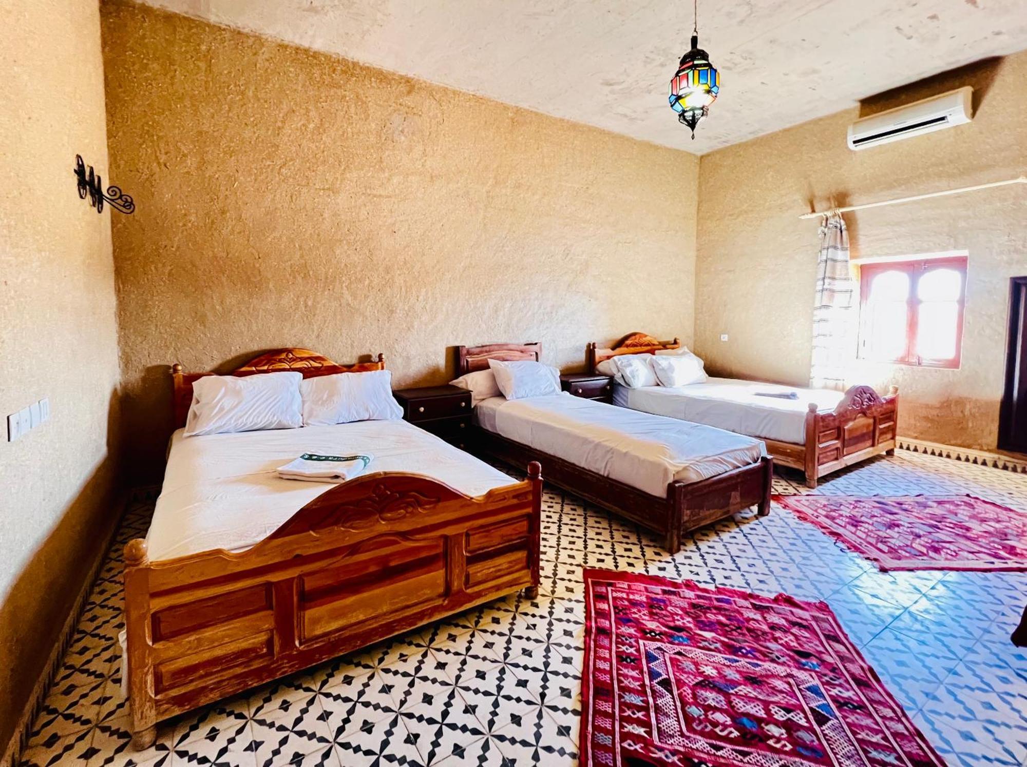 Hotel Camping Les Roses Des Dunes & Piscine Merzouga Exterior photo