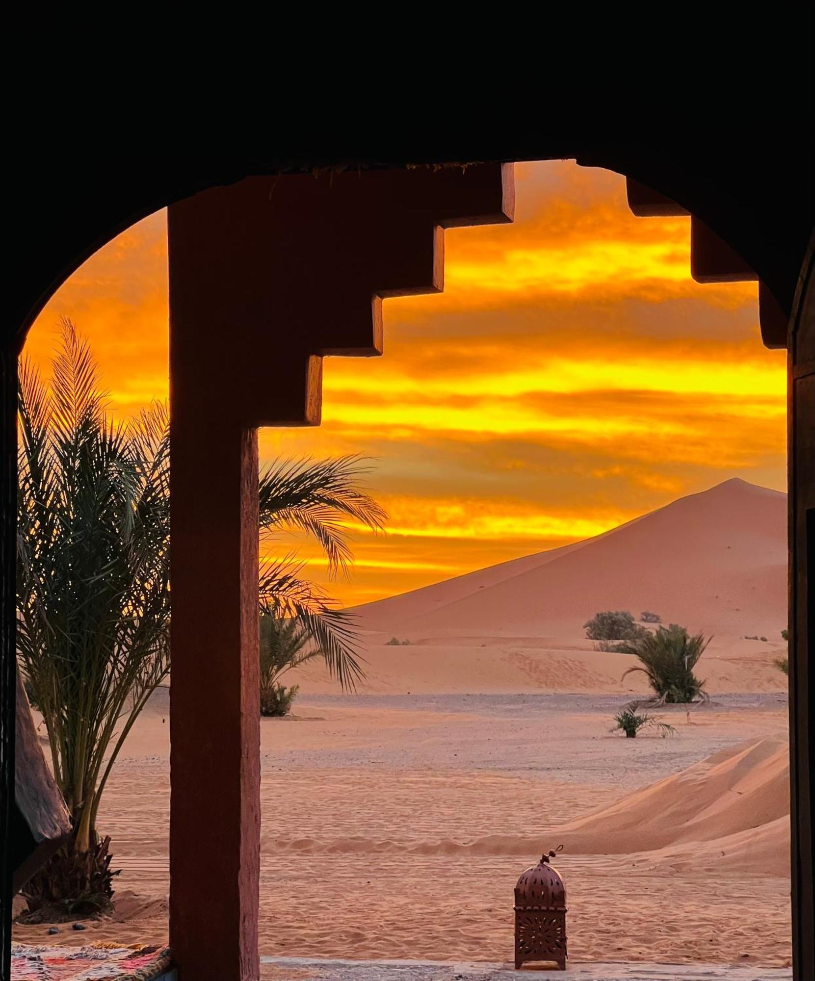 Hotel Camping Les Roses Des Dunes & Piscine Merzouga Exterior photo