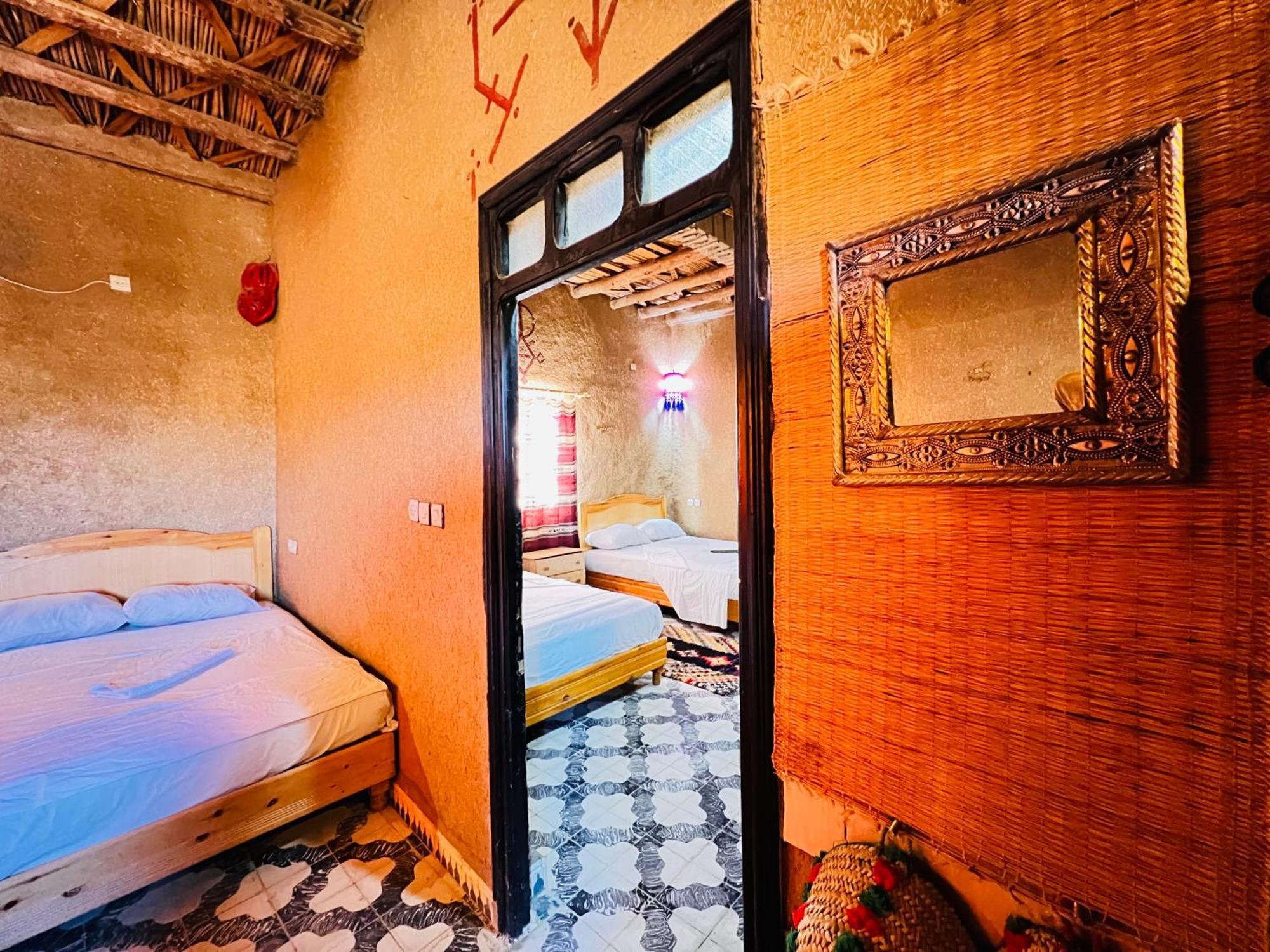Hotel Camping Les Roses Des Dunes & Piscine Merzouga Exterior photo