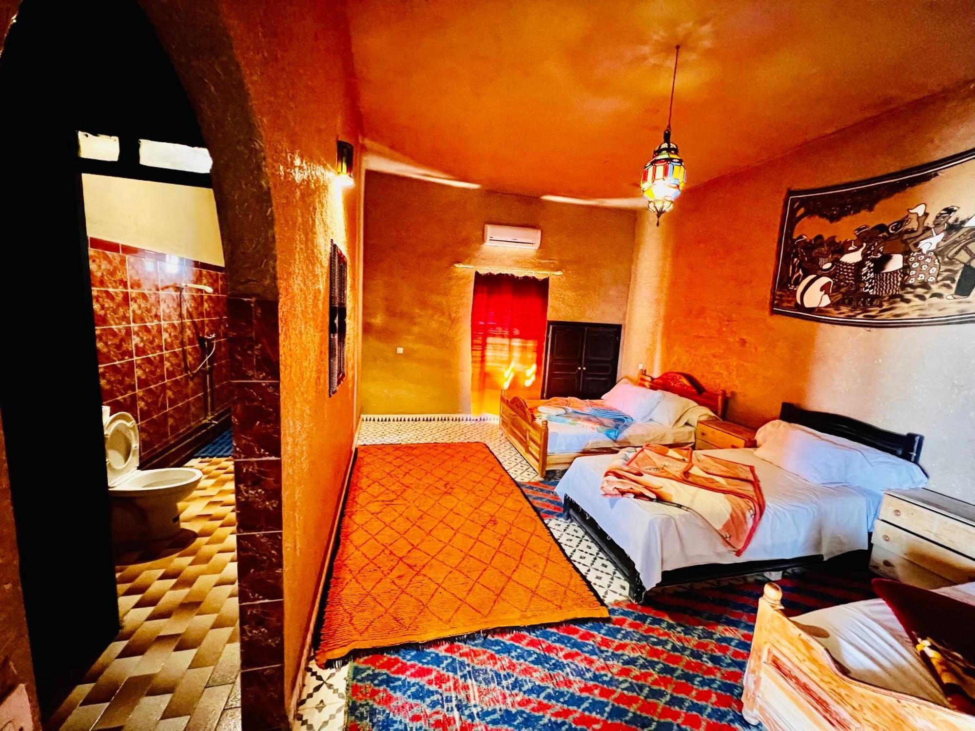 Hotel Camping Les Roses Des Dunes & Piscine Merzouga Exterior photo