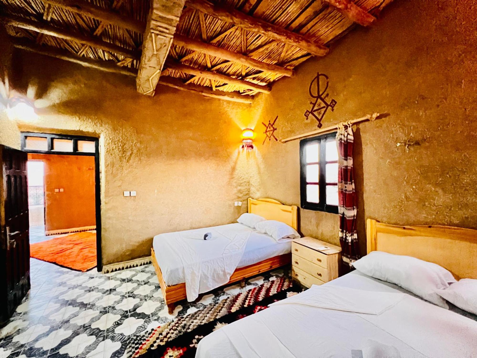 Hotel Camping Les Roses Des Dunes & Piscine Merzouga Exterior photo