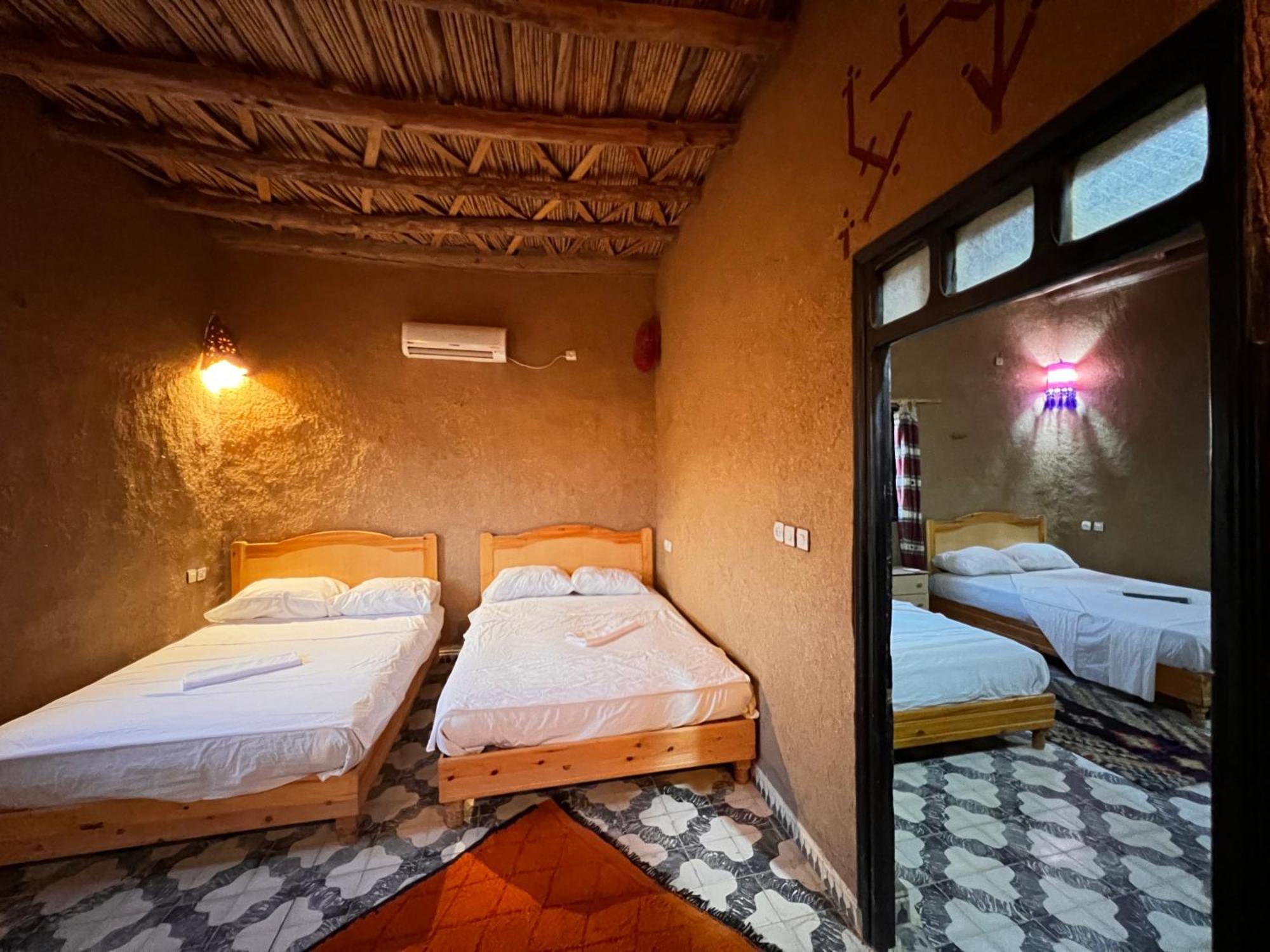 Hotel Camping Les Roses Des Dunes & Piscine Merzouga Exterior photo