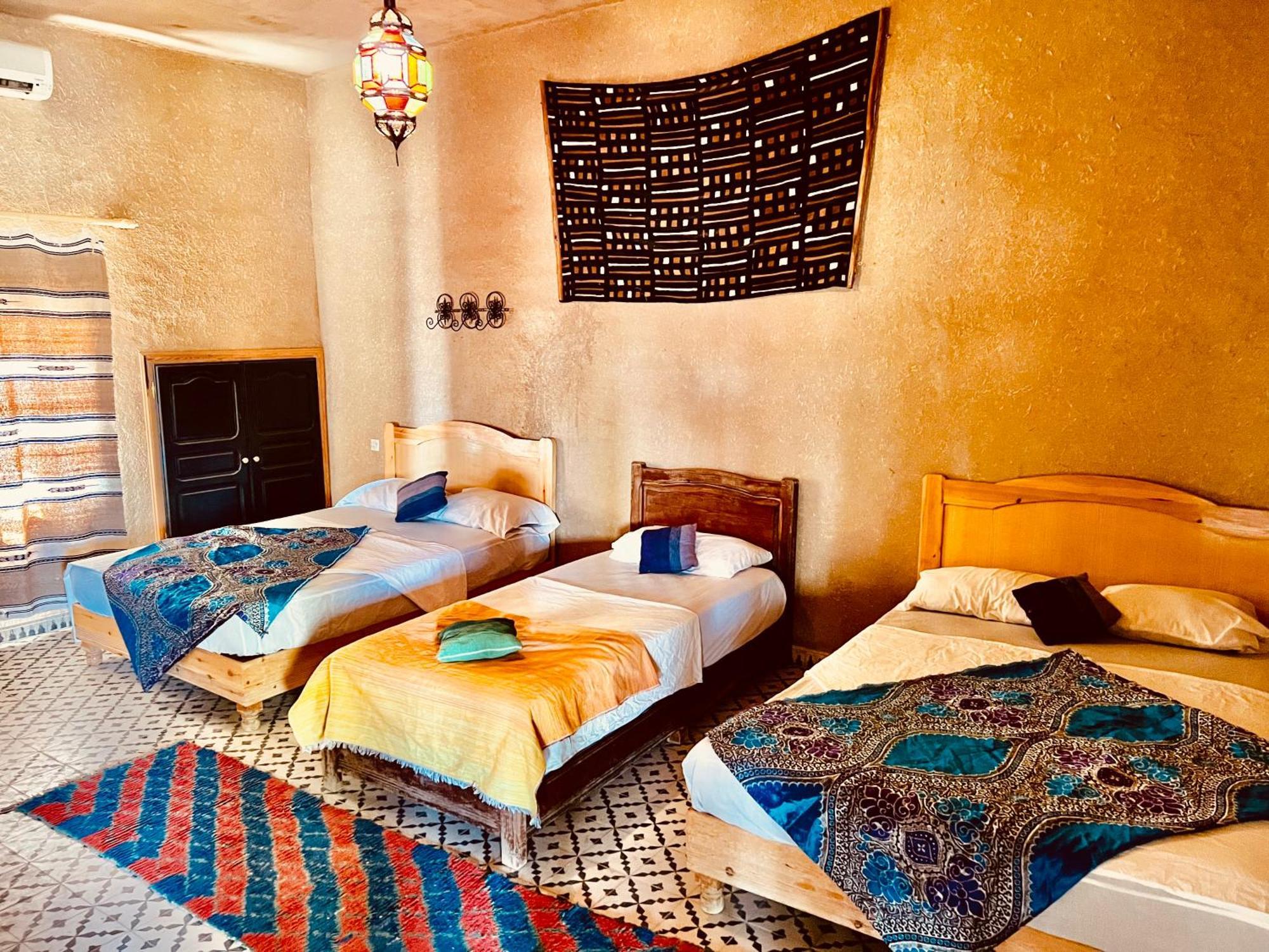 Hotel Camping Les Roses Des Dunes & Piscine Merzouga Exterior photo