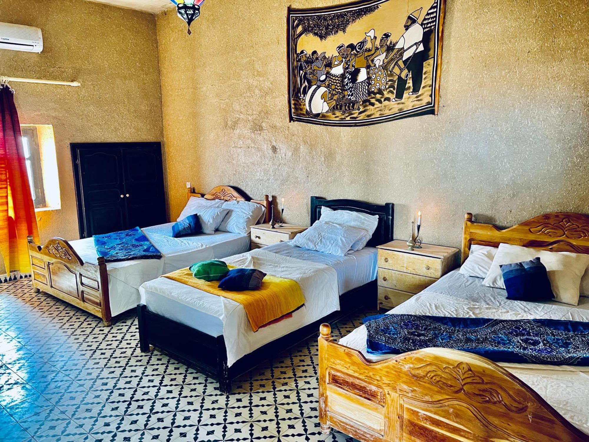 Hotel Camping Les Roses Des Dunes & Piscine Merzouga Exterior photo