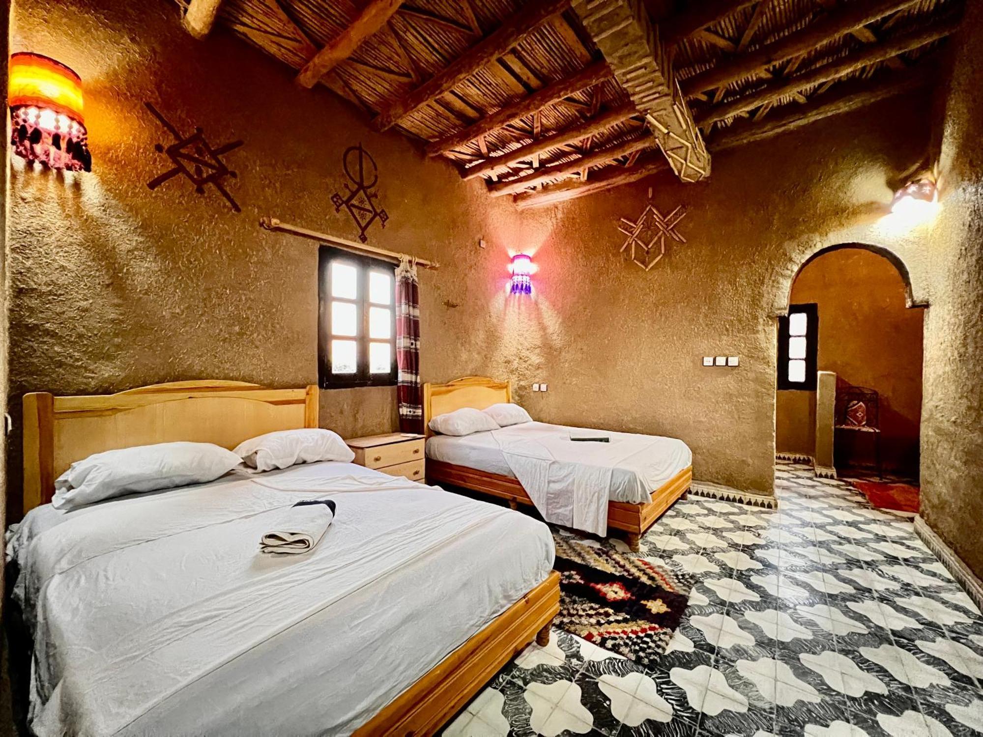 Hotel Camping Les Roses Des Dunes & Piscine Merzouga Exterior photo