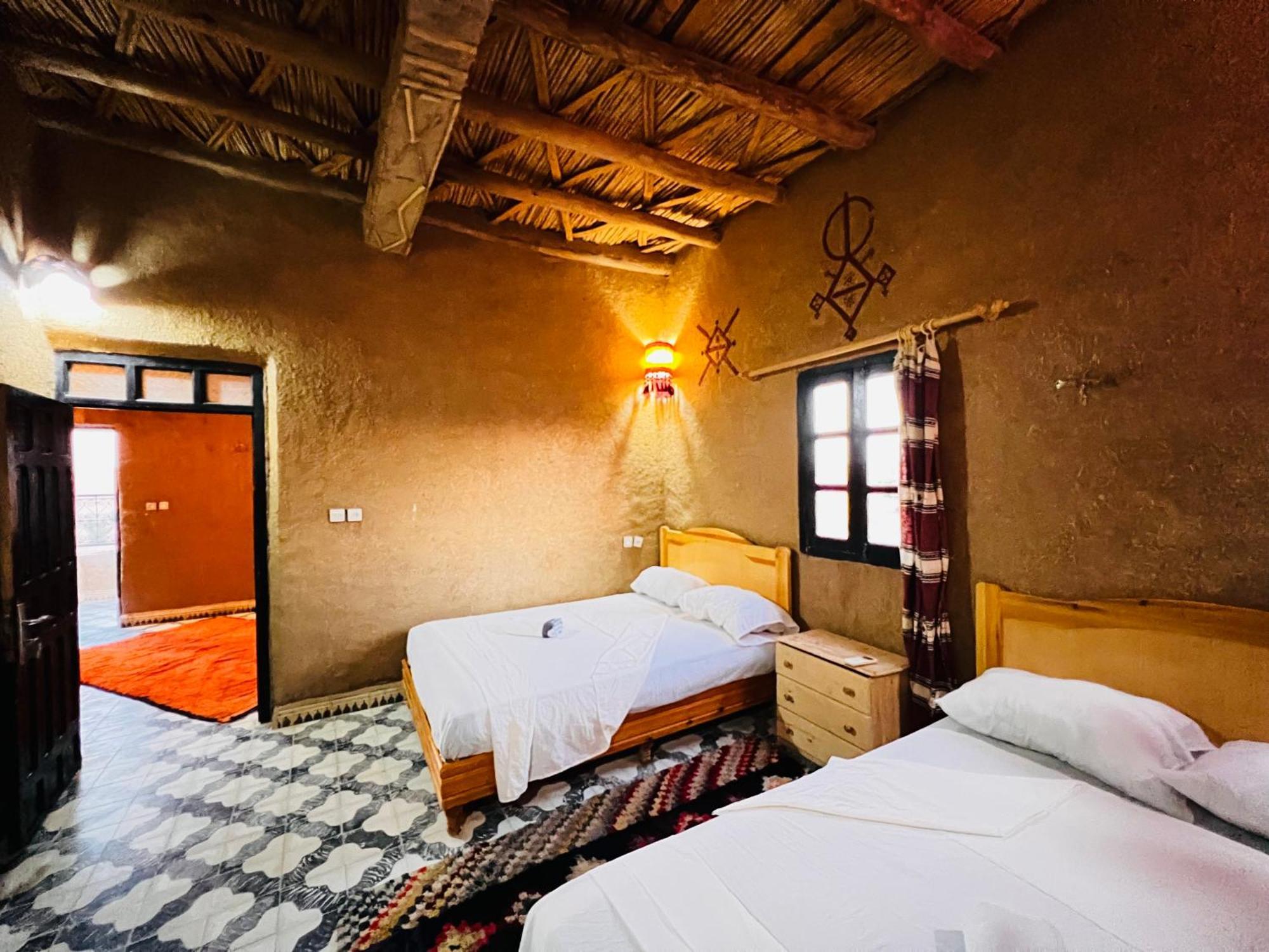 Hotel Camping Les Roses Des Dunes & Piscine Merzouga Exterior photo