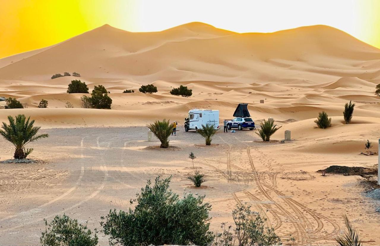 Hotel Camping Les Roses Des Dunes & Piscine Merzouga Exterior photo